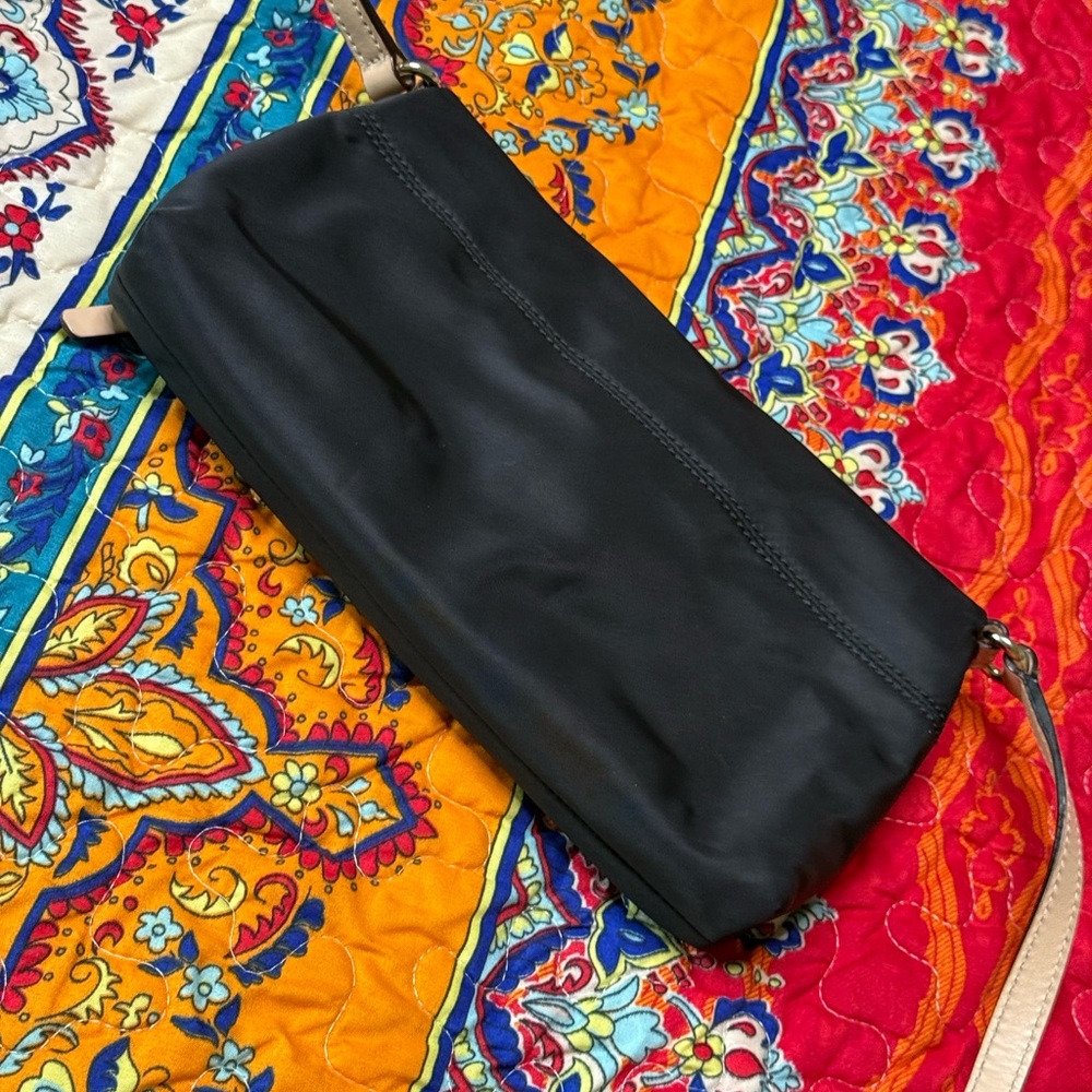 Kate Spade Black Crossbody Bag with Sleek Design - Picture 12 of 12
